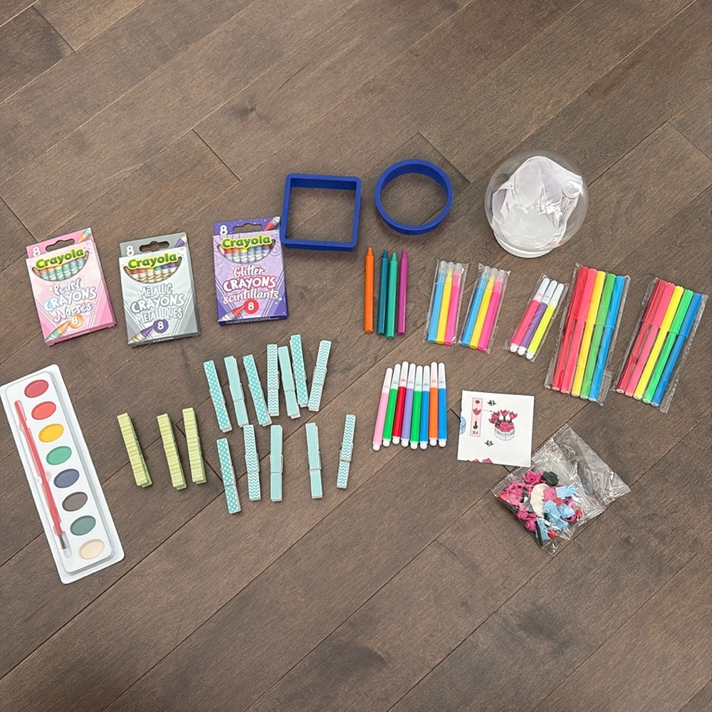 Craft Stationery Art Bundle Labels, Gift Tags, Markers, DIY Snow Globe Sharpies